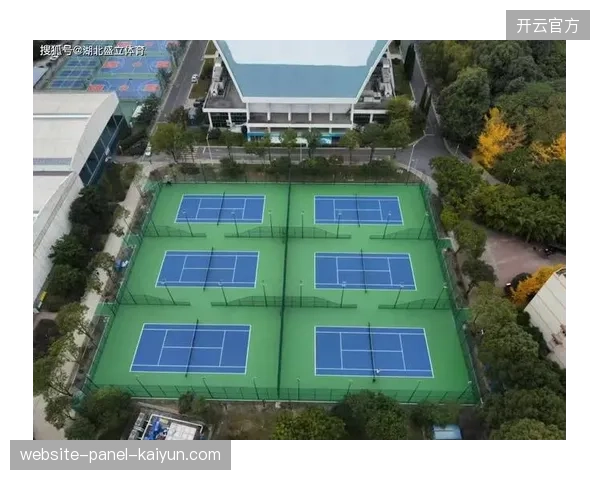 上海经验：强制执行新环保标准后，95%以上的老旧社区球场翻新项目实现了“零异味”交付